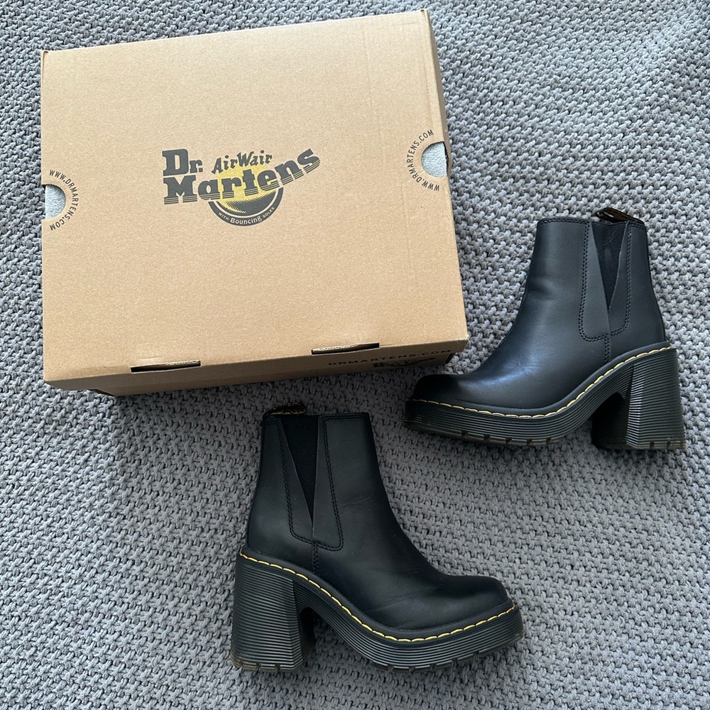 Like New Black Leather Dr. Martens Women's Spence Chelsea Boot